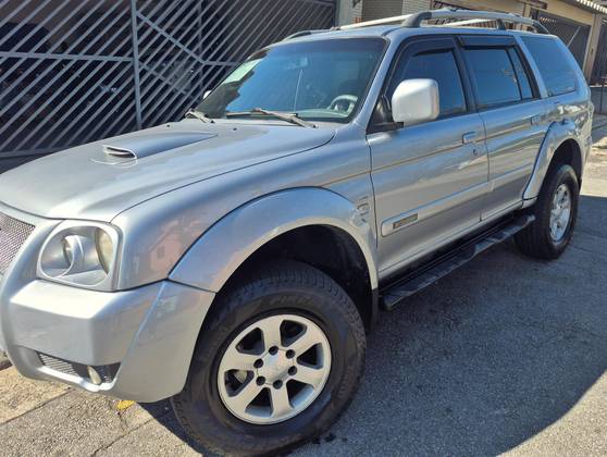 MITSUBISHI PAJERO SPORT 3.5 HPE 4X4 V6 24V GASOLINA 4P AUTOMÁTICO MITSUBISHI PAJERO SPORT 3.5 HPE 4X4 V6 24V GASOLINA 4P AUTOMÁTICO